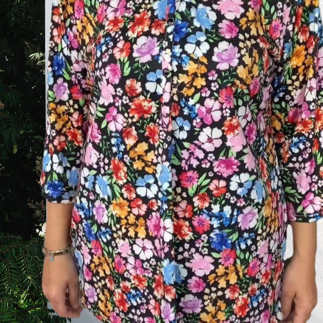 Vivienne - Floral V-neck Blouse with Button Placket